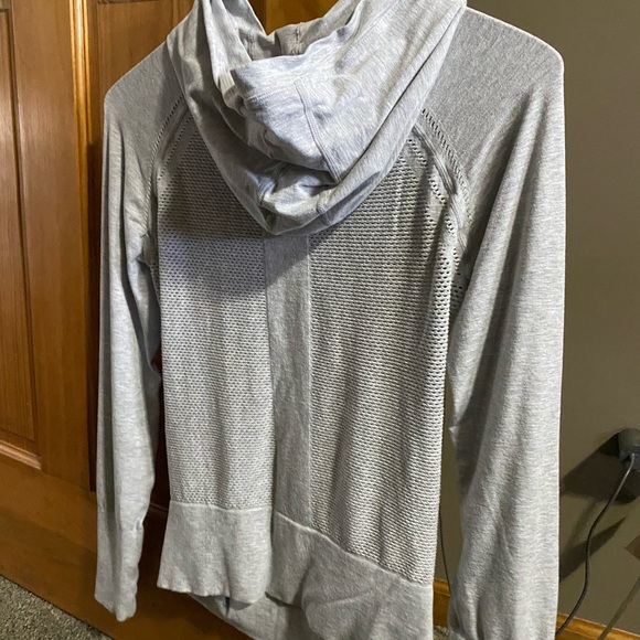 Fabletics hooded pullover - size small. Excellent condition! - Picture 2 of 2